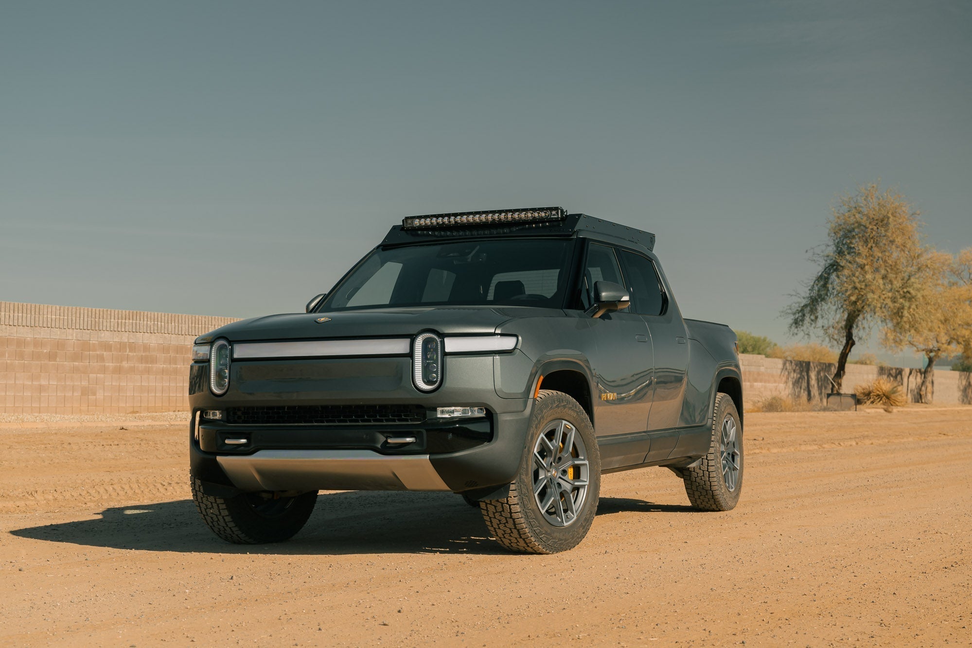 A Rago EV Roof Rack installed to a Rivian R1T.